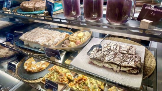 Café Hilltop cakes pies smoothies